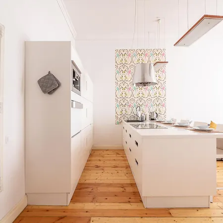 Design Meets Comfort - Embassy Area - By Innorental Apartment Riga