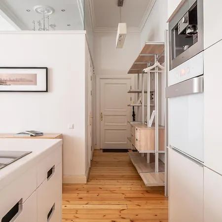 Design Meets Comfort - Embassy Area - By Innorental